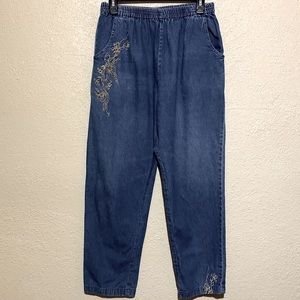 Blair Boutique Jeans Capris Pants Blue Gold Embroidered Flowers Size M